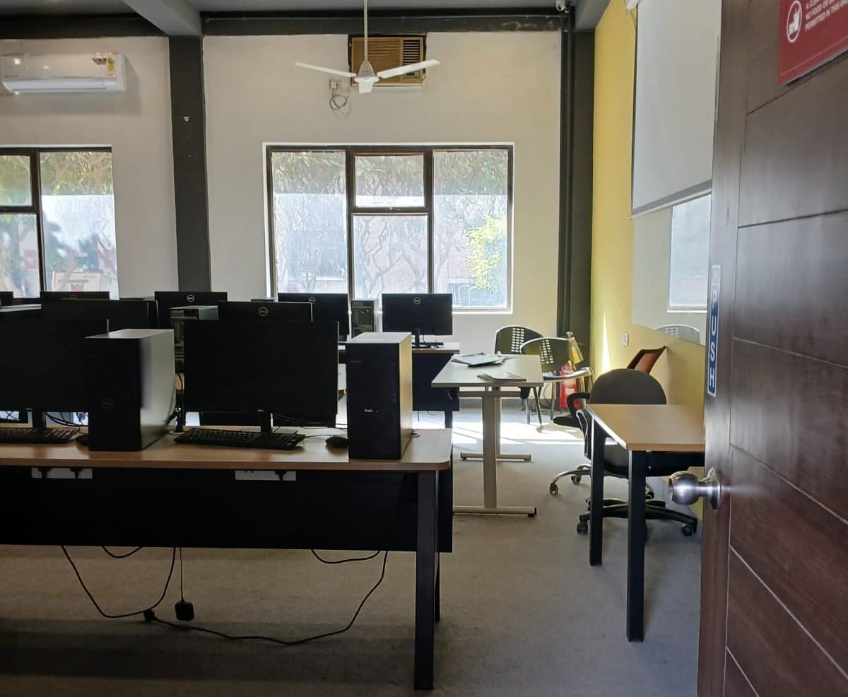 IILM University Gurgaon Academic Building photo 17